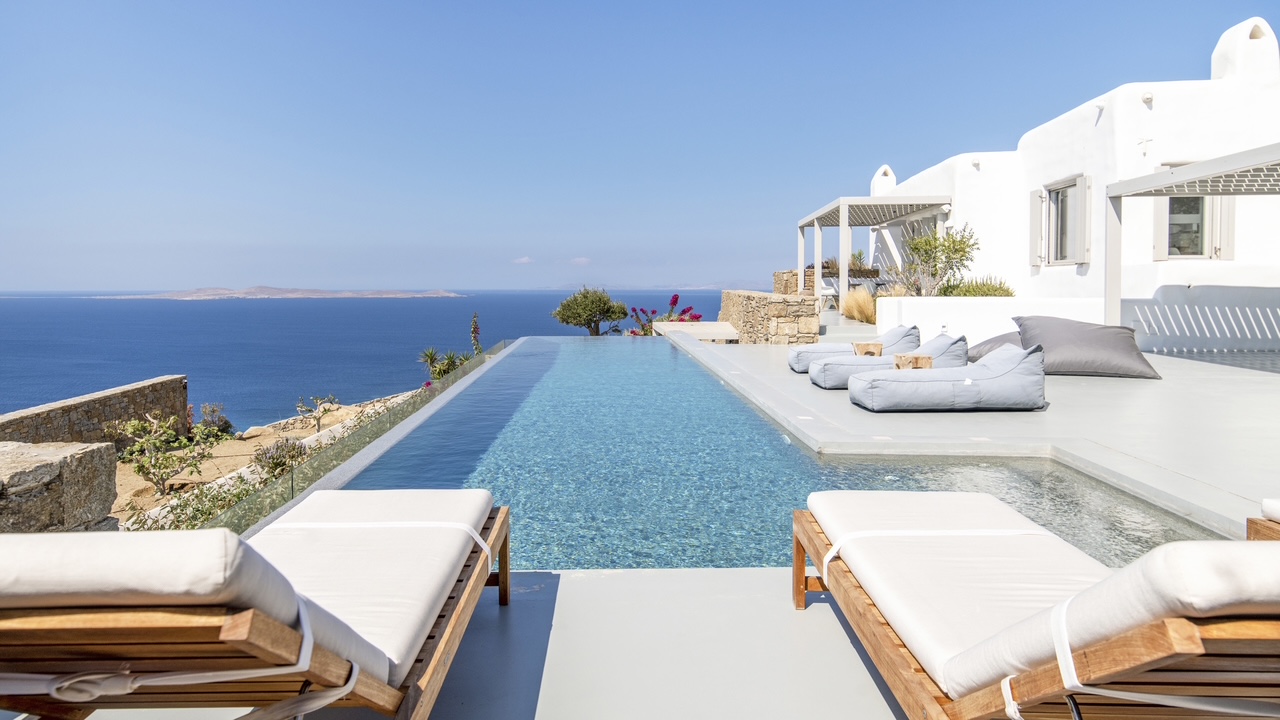 Villa%20Calista-30 Top 9 Places Near the Best Beaches in Greece Sunonseasvillas, luxury villa rentals with tailor made concierge services. Carribean, Indian Ocean, Europe, Africa ... Rent our carefully selected villas.  